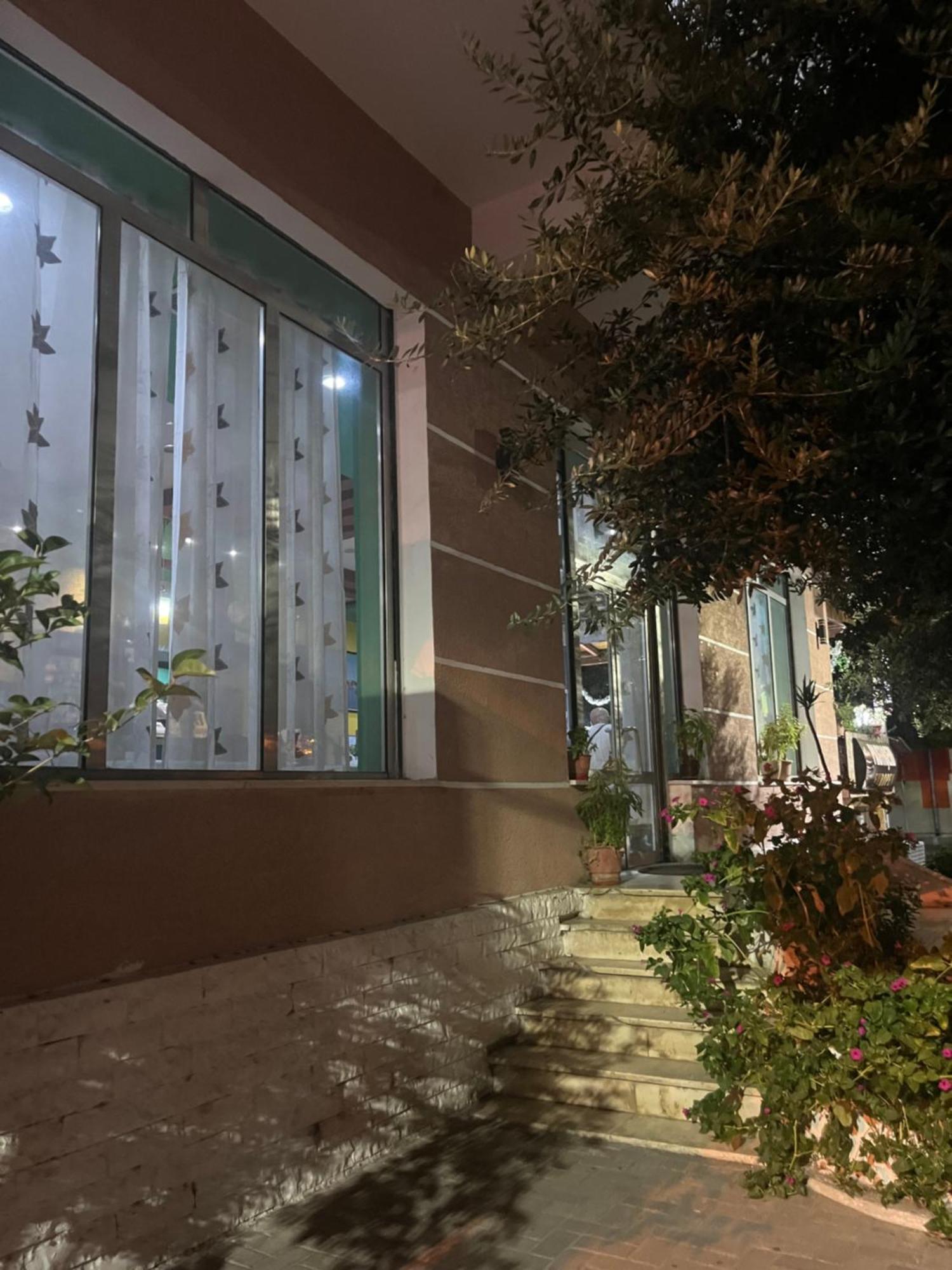 Hotel Luli City Center Дуррес Екстер'єр фото