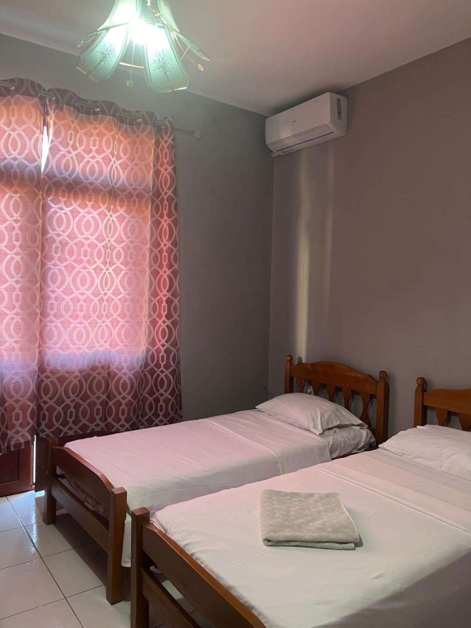 Hotel Luli City Center Дуррес Екстер'єр фото